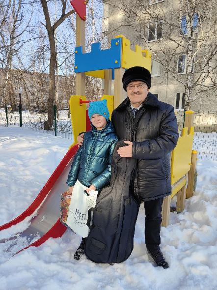 ФБУ "Алтайский ЦСМ" исполнил мечту юной виолончелистки в рамках акции "Ёлка желаний"