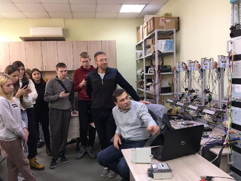 Сотрудники ФБУ «Алтайский ЦСМ» провели экскурсию для студентов Барнаульского кооперативного техникума по специальности «Товароведение и экспертиза»